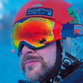 Sciatore con maschera da neve Ariete Mantis, perfetta per sci e snowboard